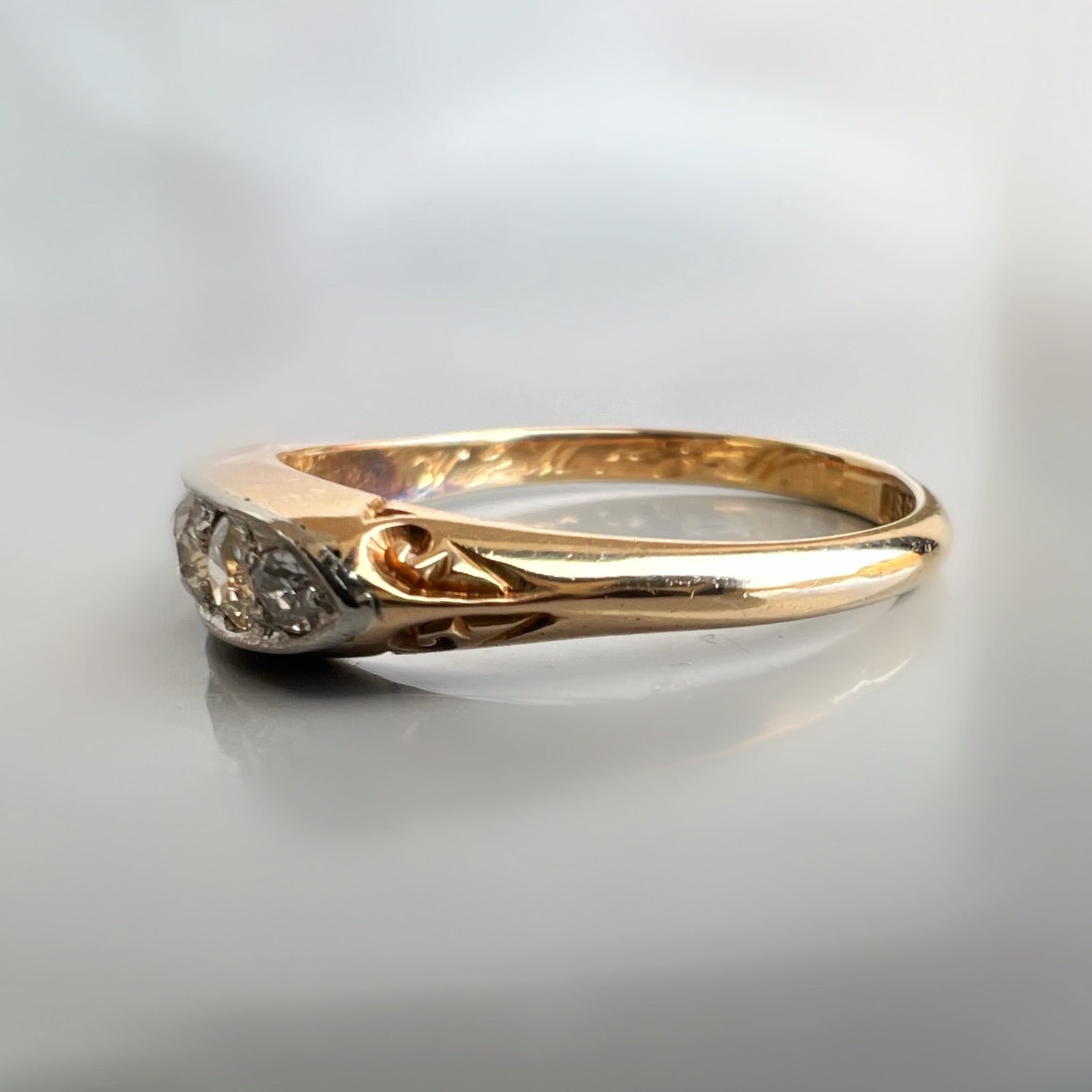 Antique 18ct Gold 5 Stone Diamond Boat Ring with Engraving