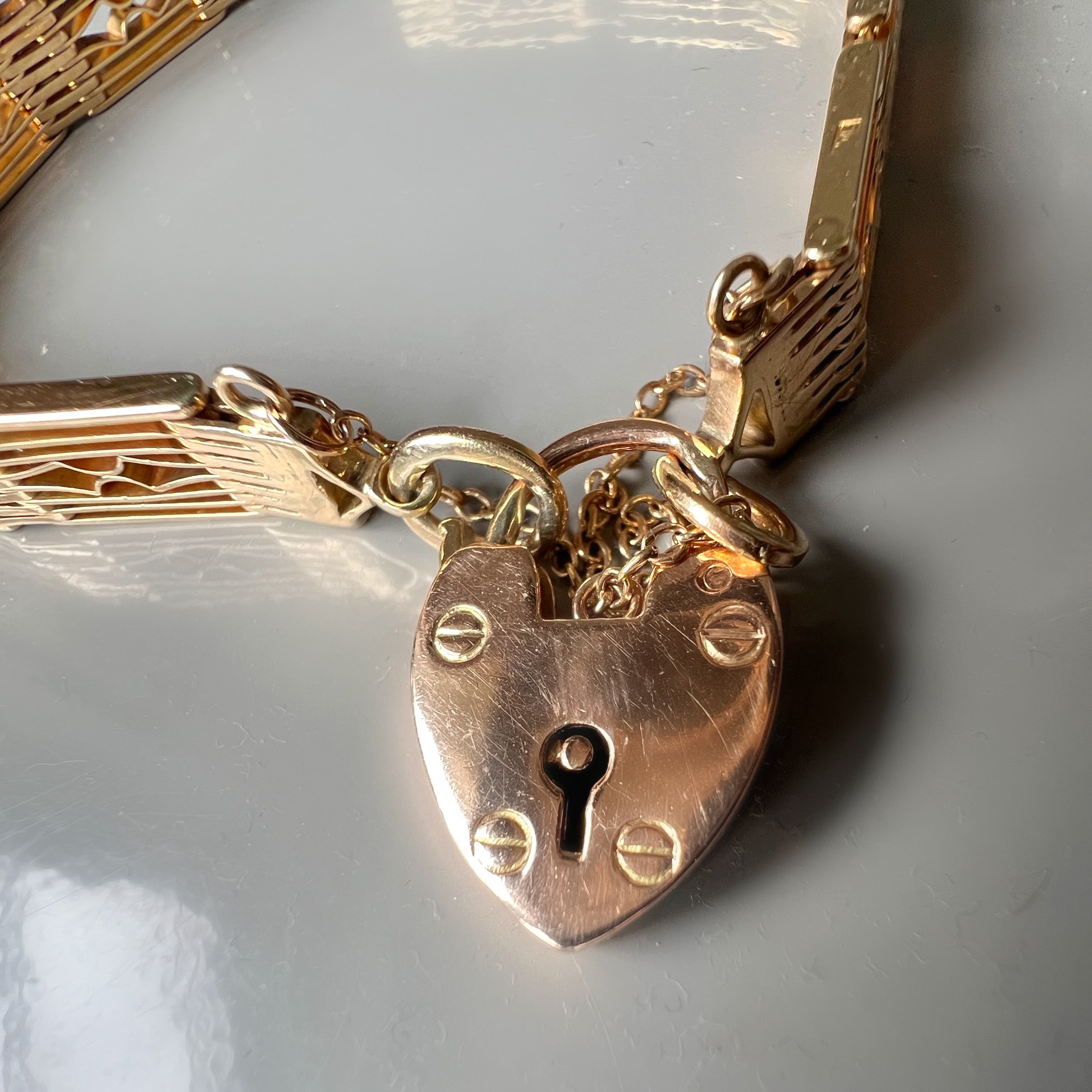 Edwardian 9ct Gold Gate Bracelet with Love Heart Lock