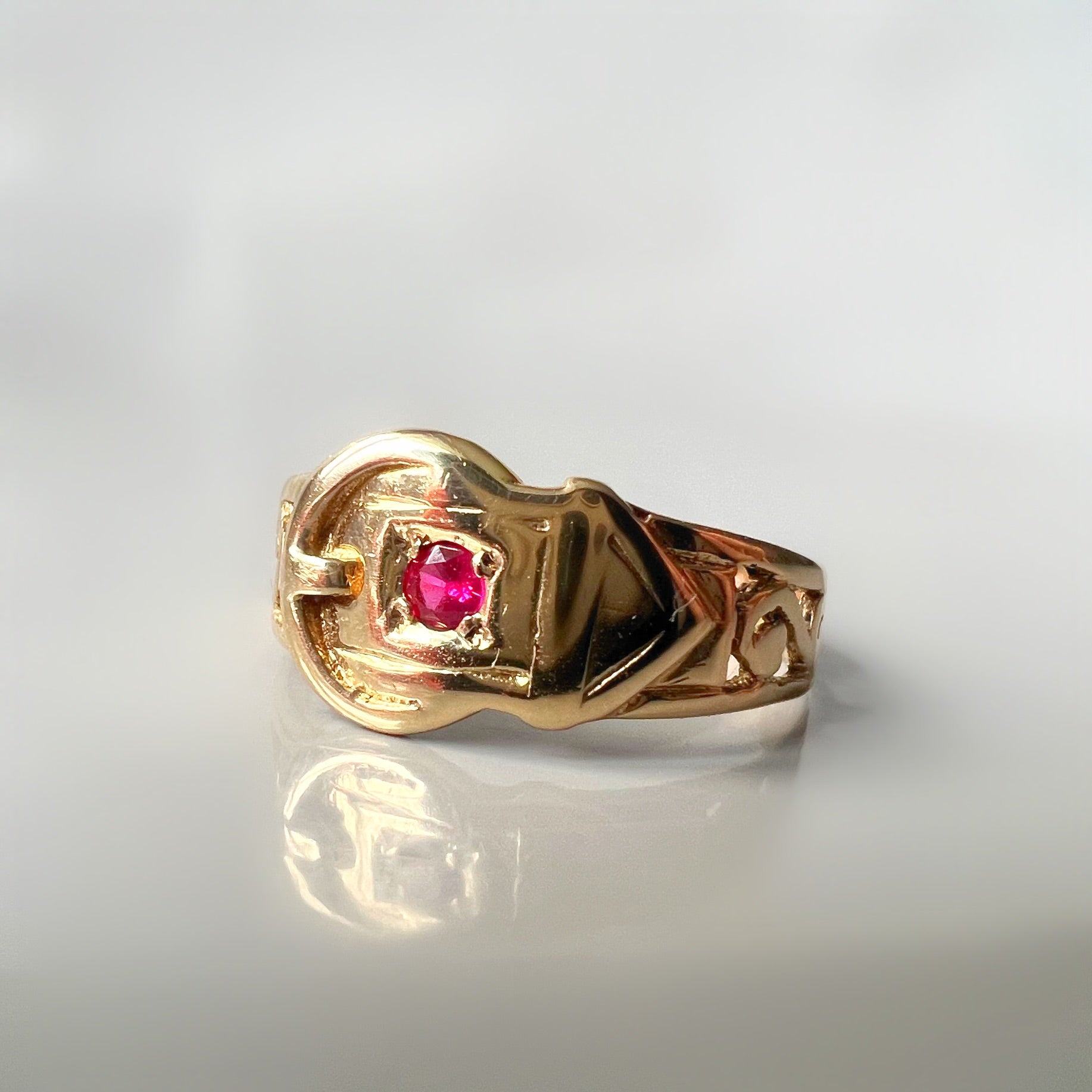 Vintage 9ct Gold Belt Buckle Ring with Ruby