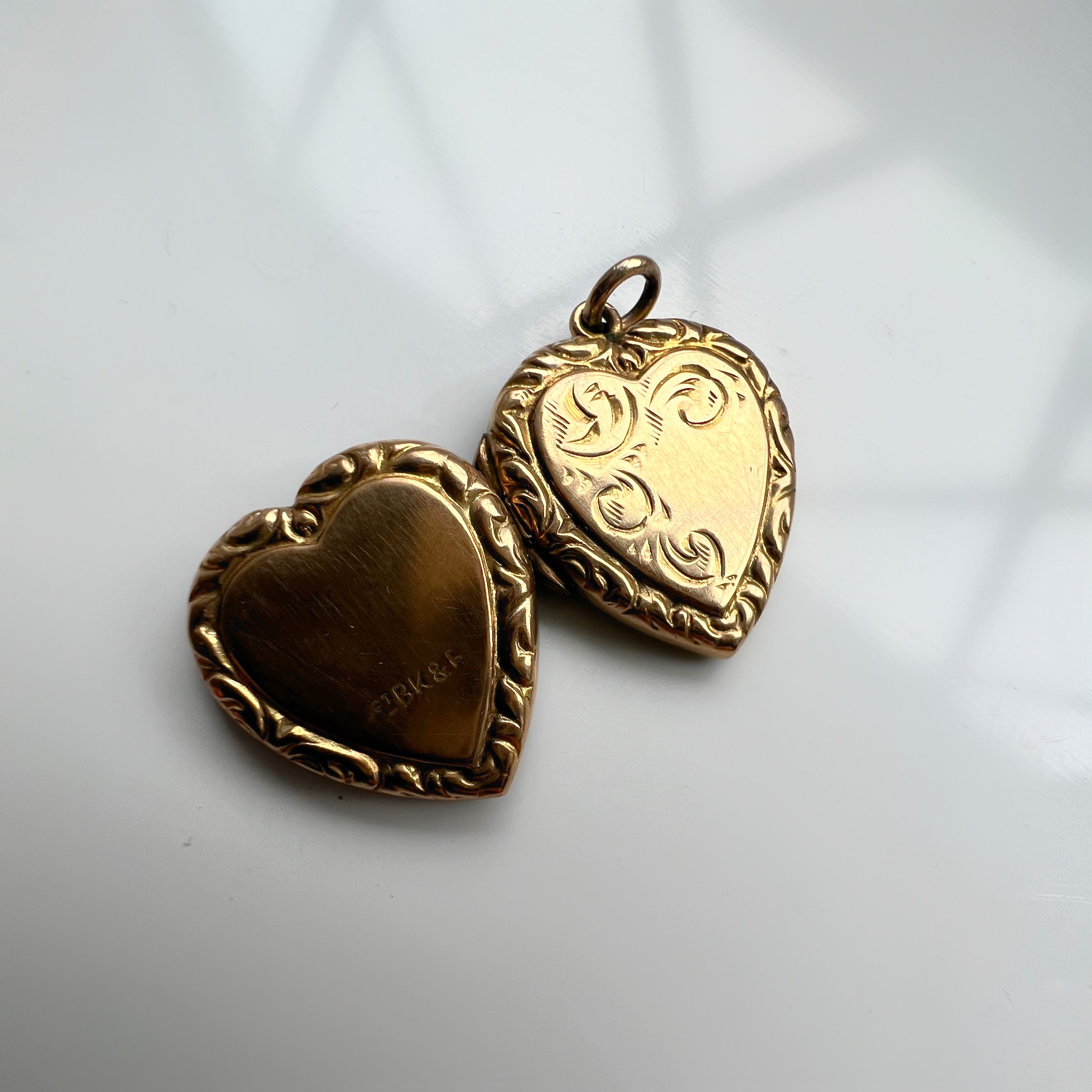 Small Antique 9ct Gold Back and Front Heart Locket