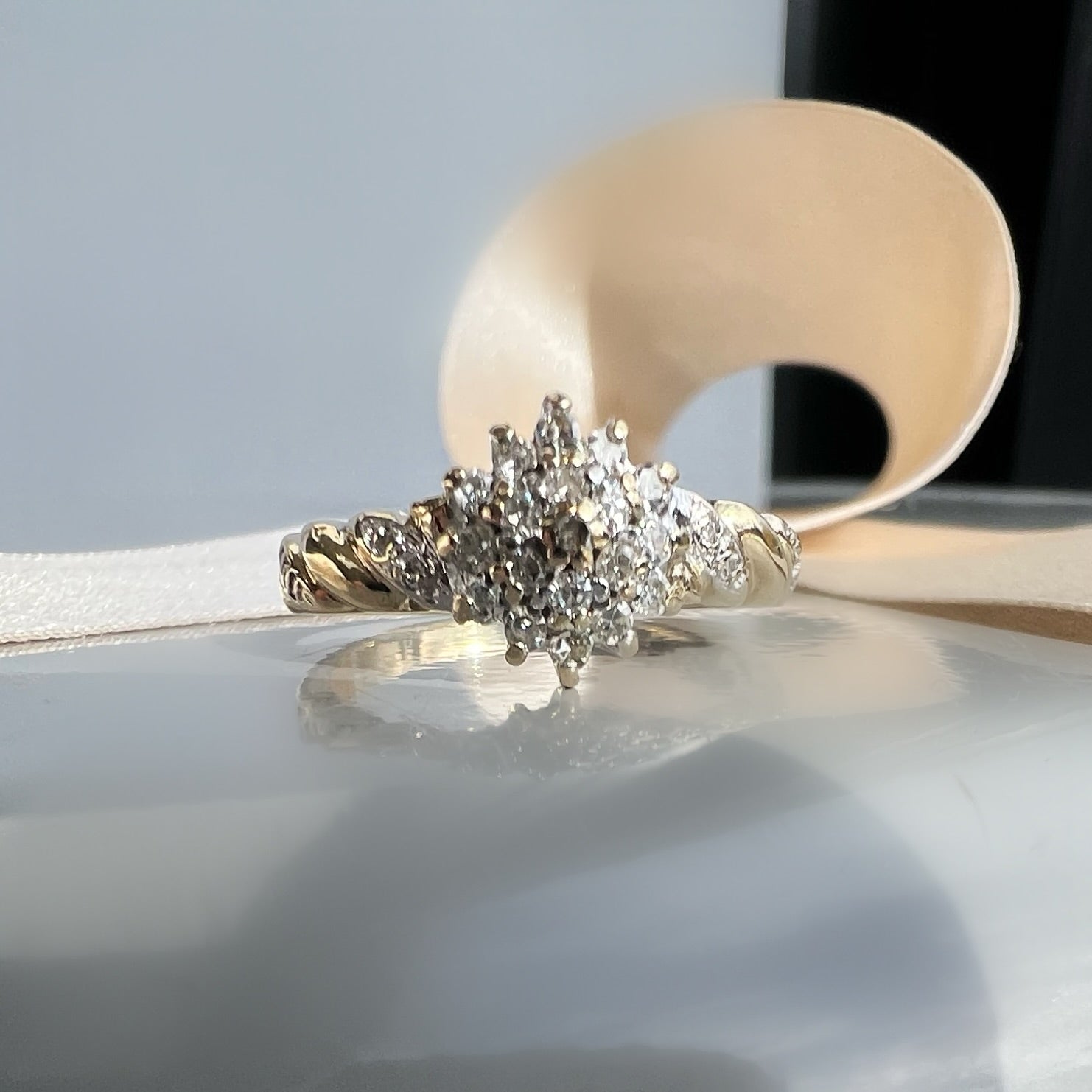Vintage 9ct Gold 0.20ct Diamond Fancy Cluster Ring
