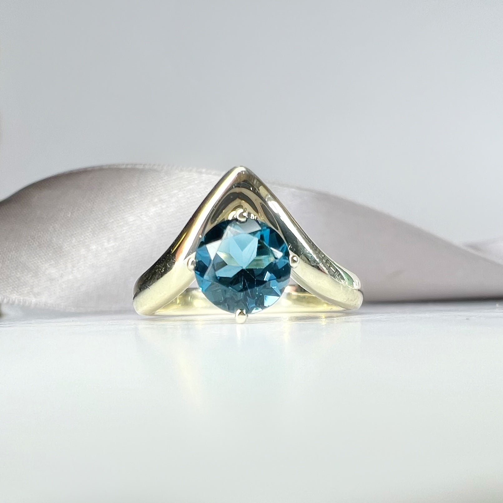 Vintage V Shaped Blue Topaz Ring, 18ct Gold