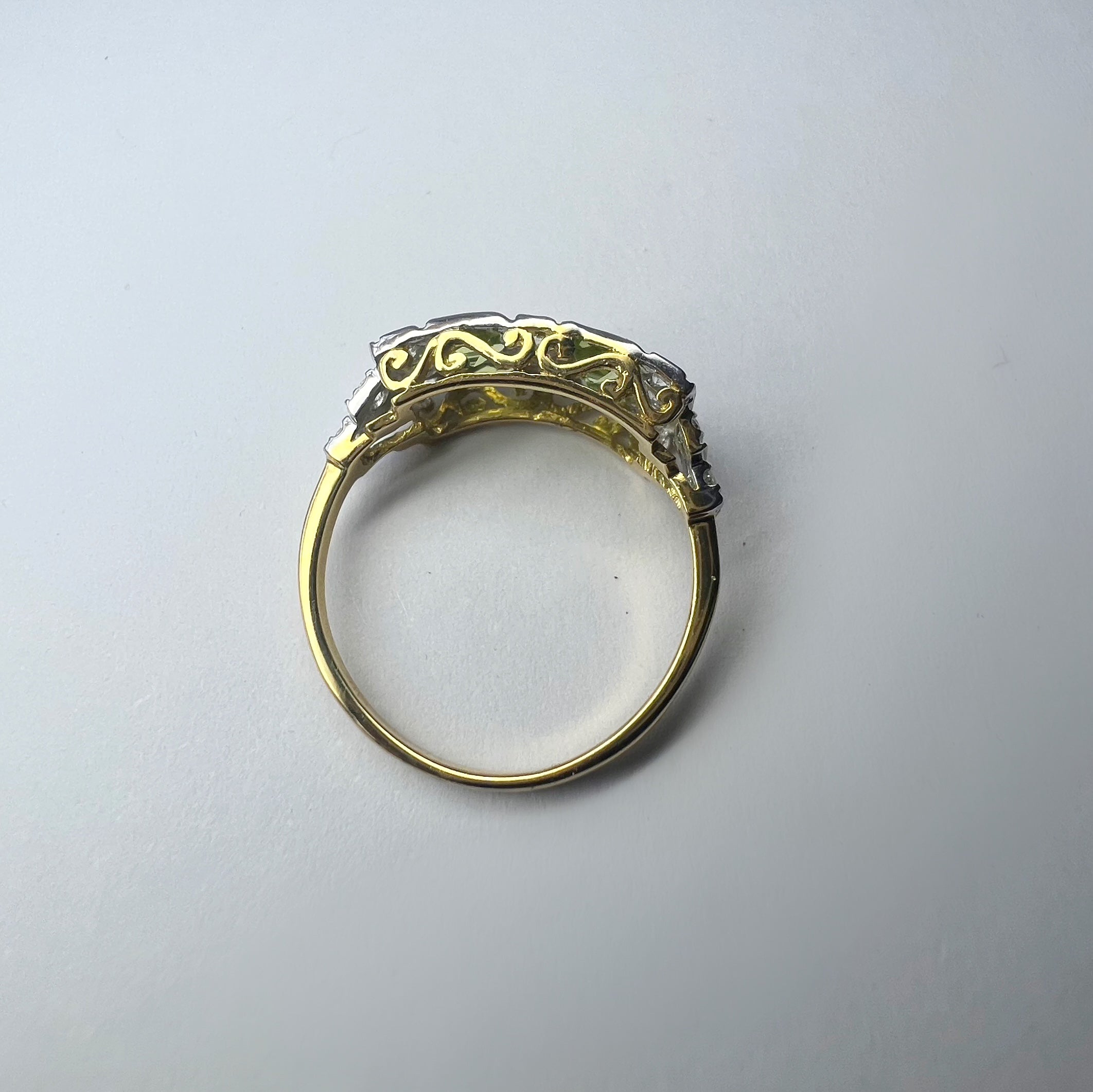 Vintage 0.90ct Peridot and Diamond Ring
