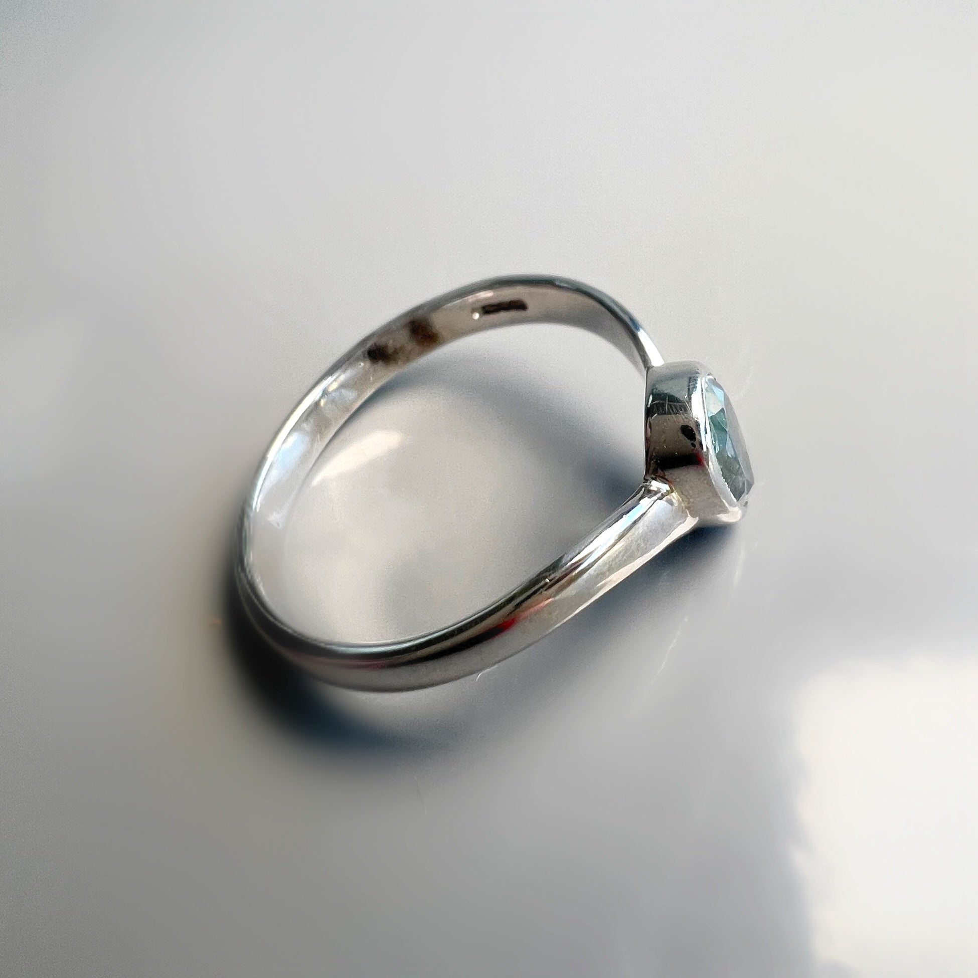 Vintage 9ct White Gold and Pear Shaped Aquamarine Ring