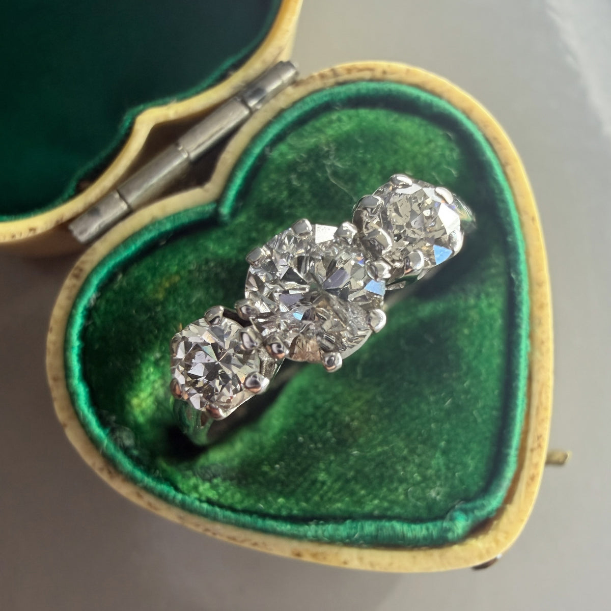 Vintage 1.00ct Diamond Trilogy Ring
