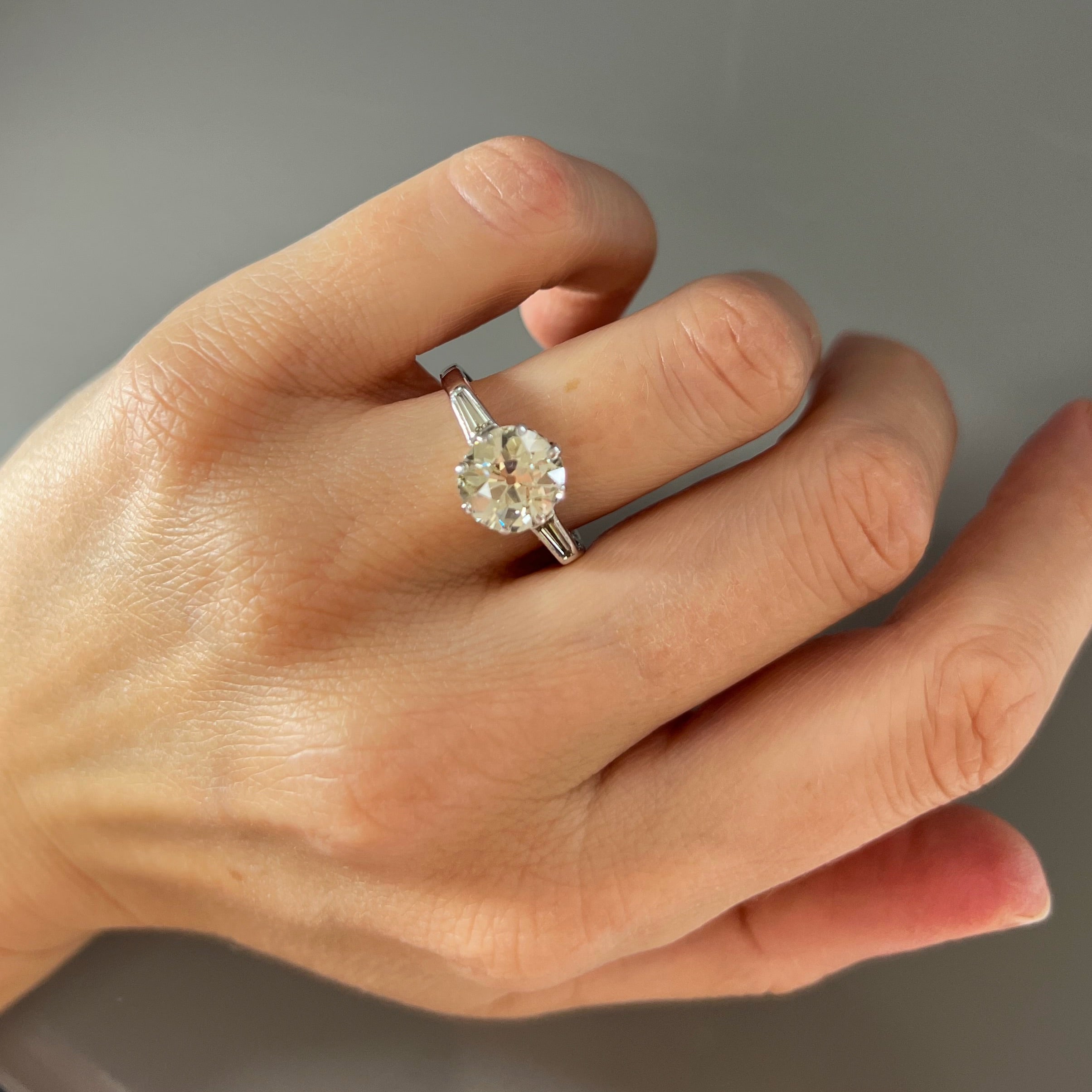 Beautiful 2.64ct Old Cut Diamond Ring with 0.40ct Diamond Baguette Shoulders