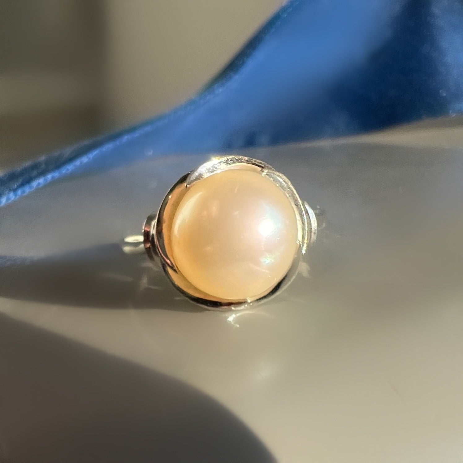 Single Pearl Ring, 14ct White gold