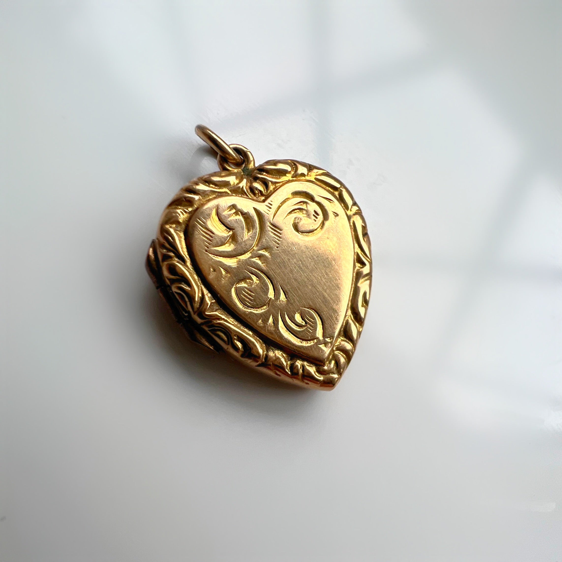Small Antique 9ct Gold Back and Front Heart Locket