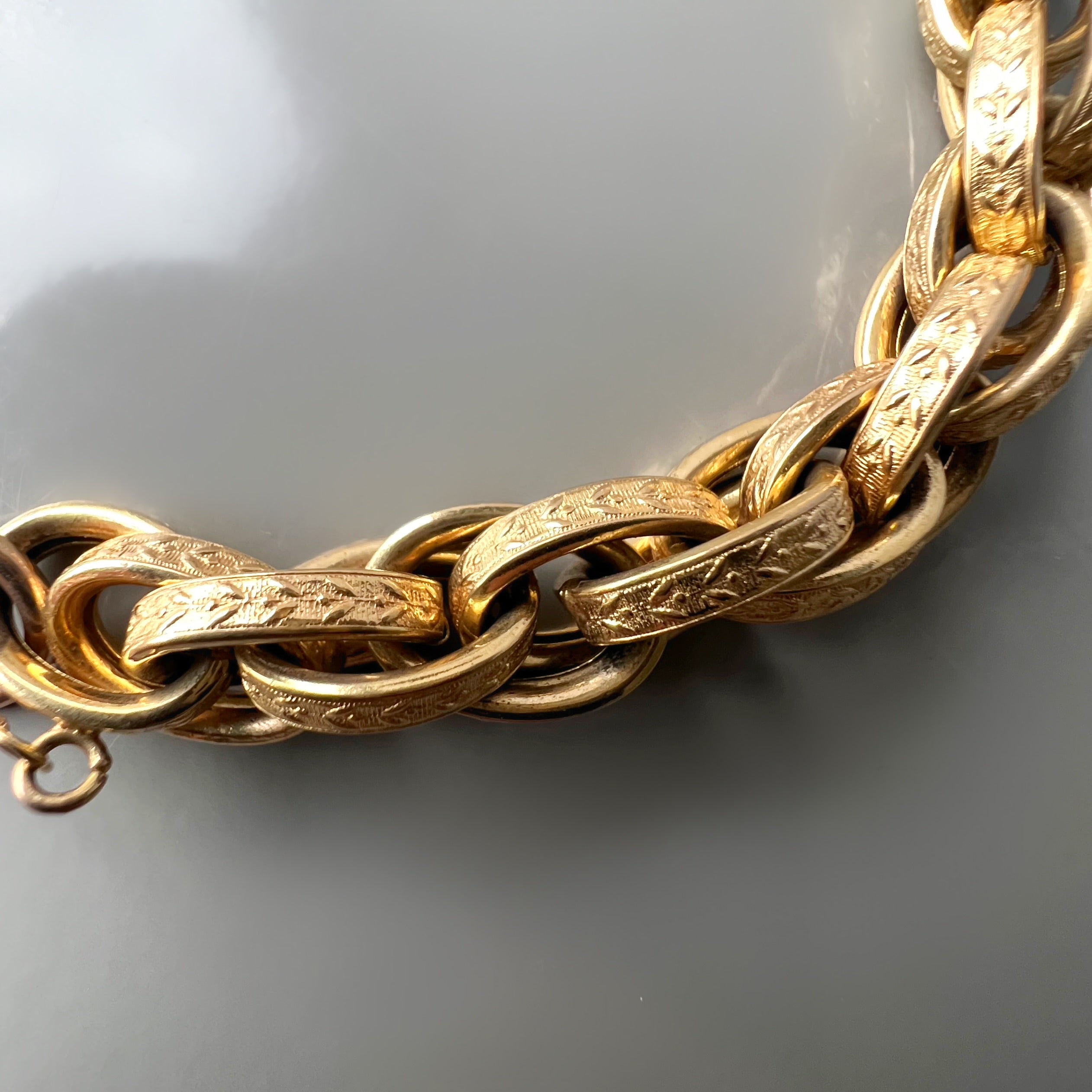 9ct Gold Ornate Bracelet