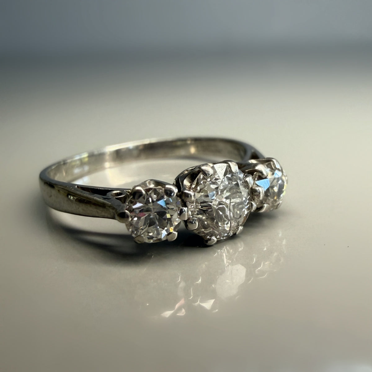Vintage 1.00ct Diamond Trilogy Ring