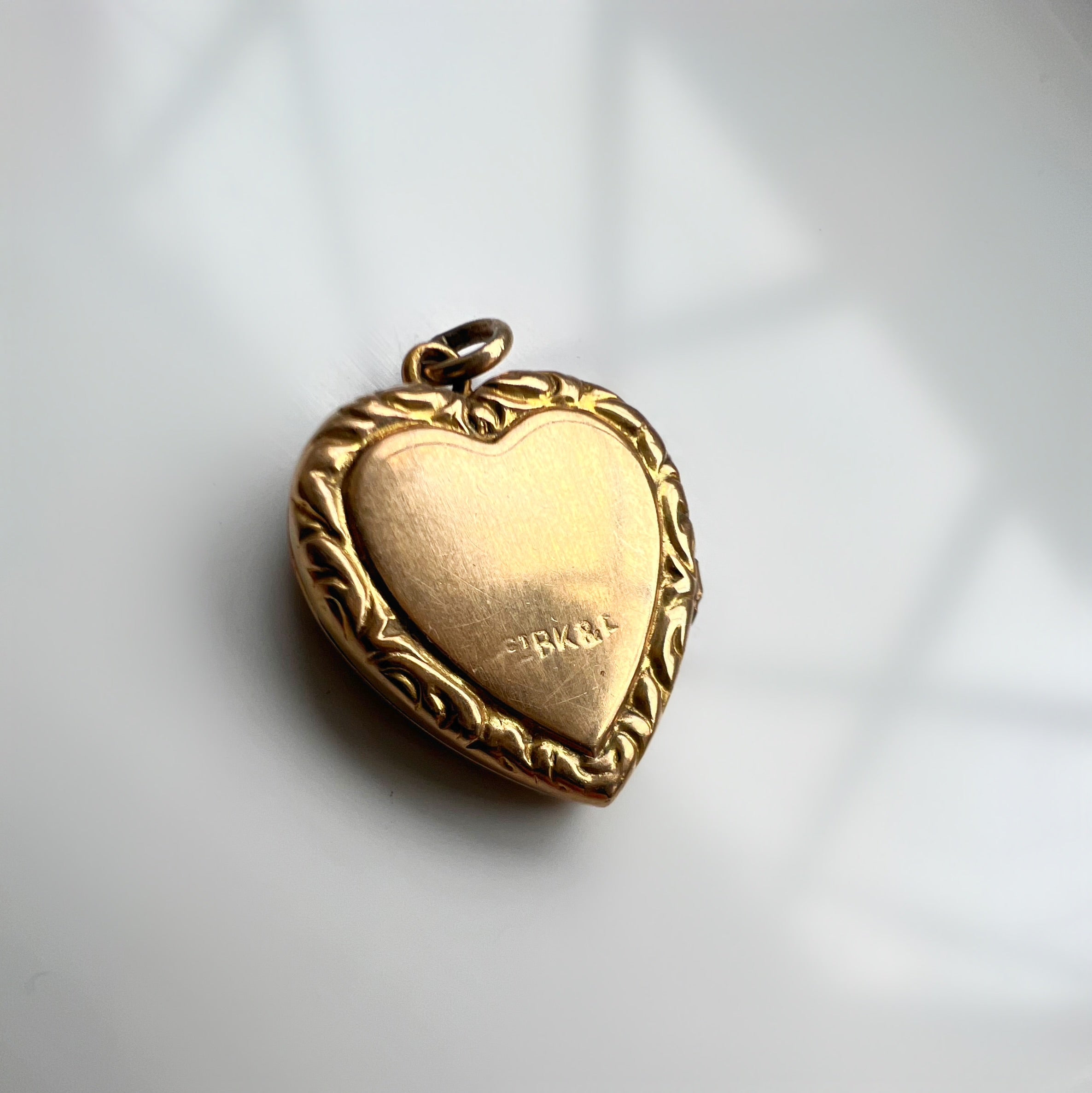 Small Antique 9ct Gold Back and Front Heart Locket