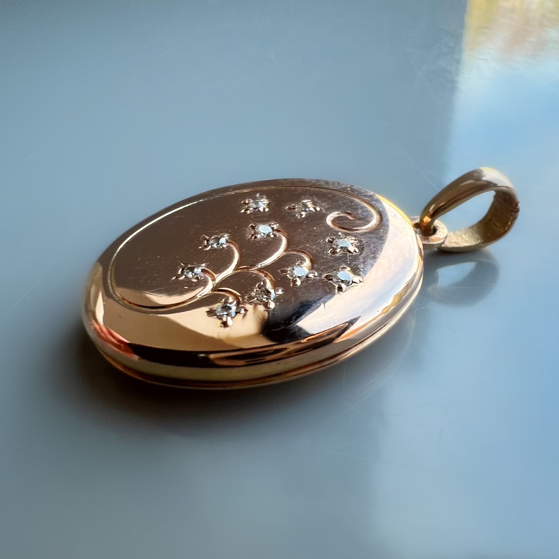 Vintage 9ct Gold Locket with Diamond Details