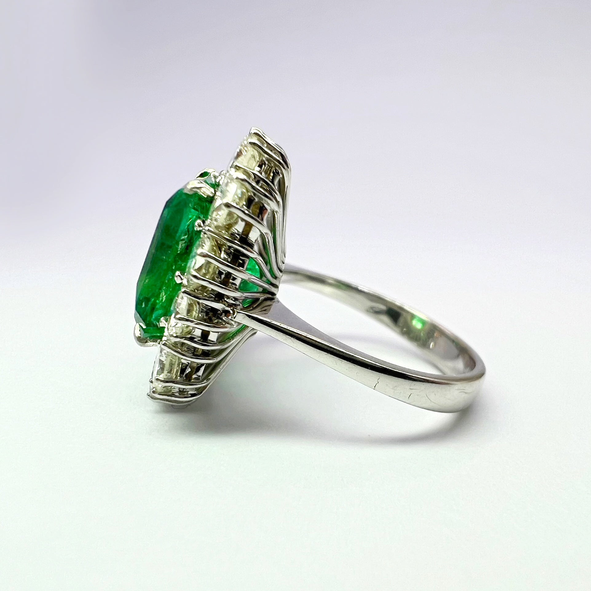 Beautiful Vintage 6.83ct Emerald and Diamond Ring