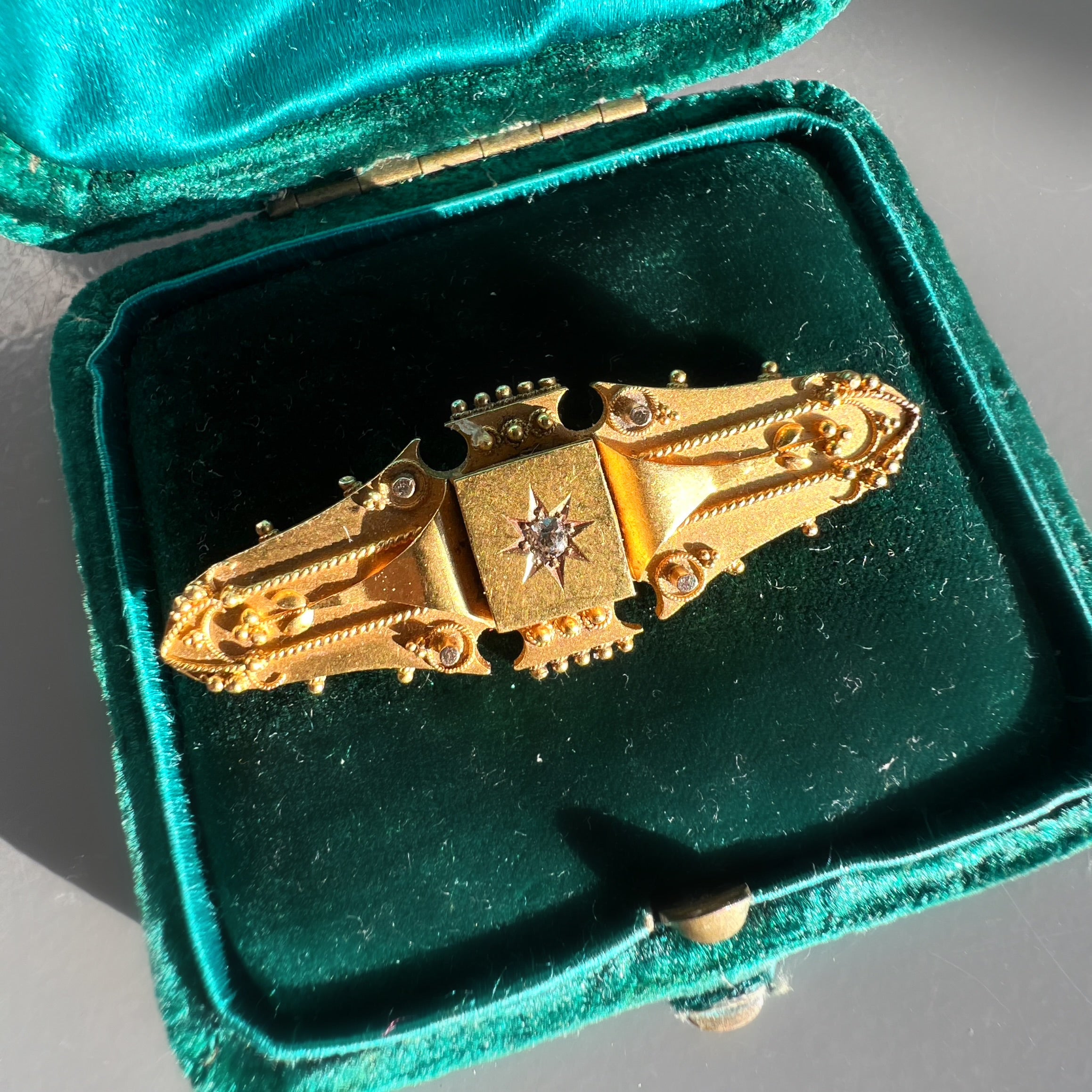 Antique Victorian 15ct Gold Brooch with Star Set Diamond