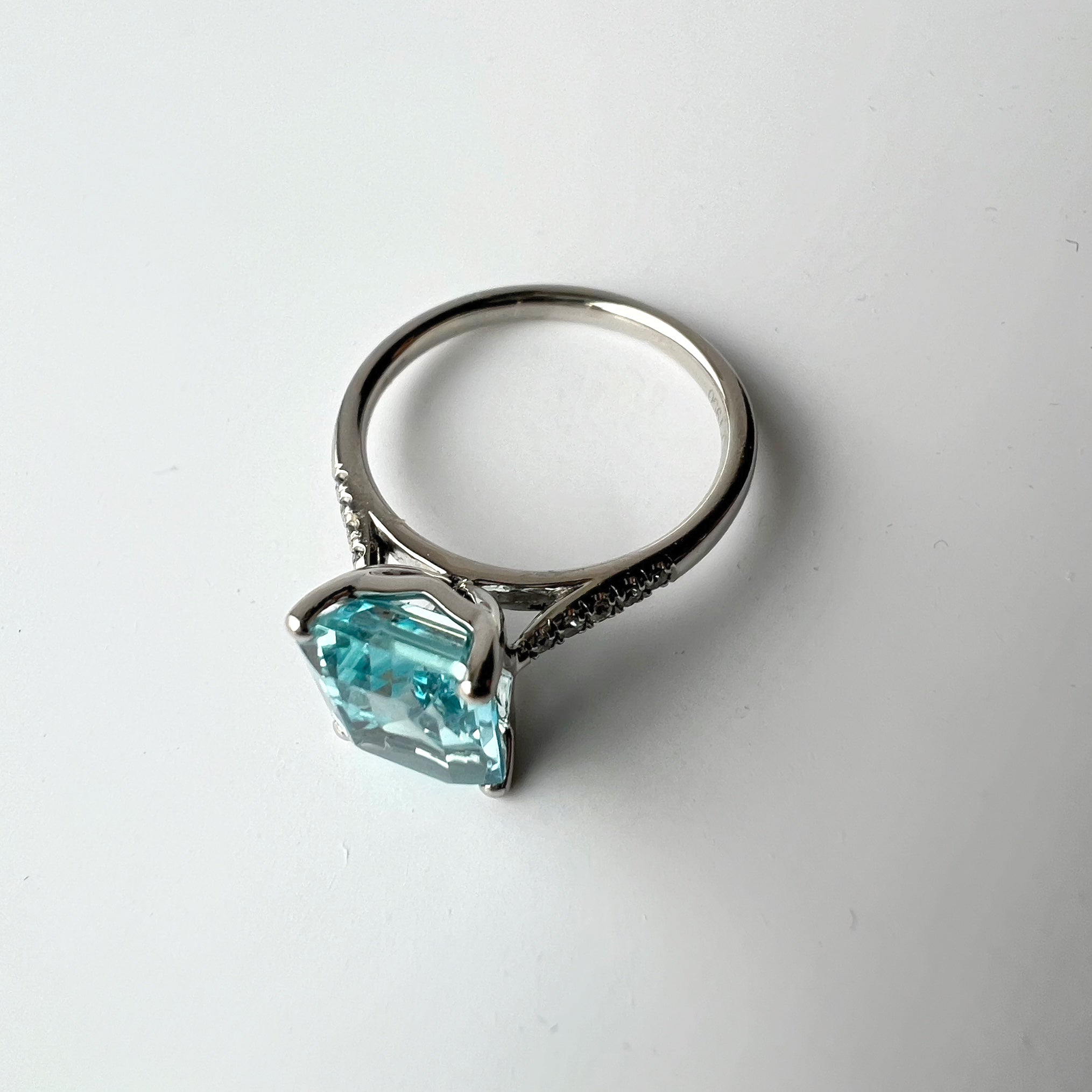 2.60ct Aquamarine and Diamond Platinum Ring