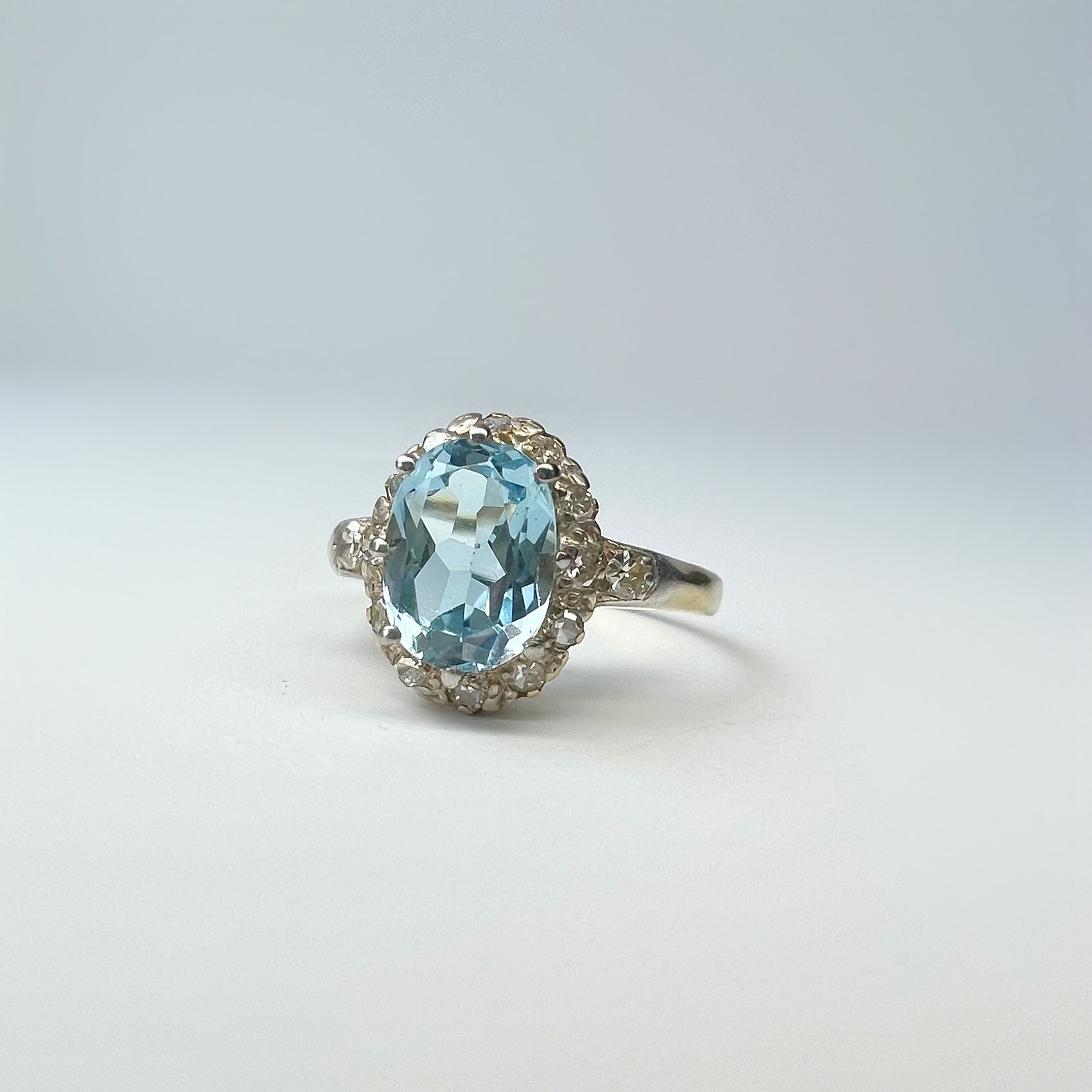 Vintage 1.10ct Aquamarine and Diamond Ring