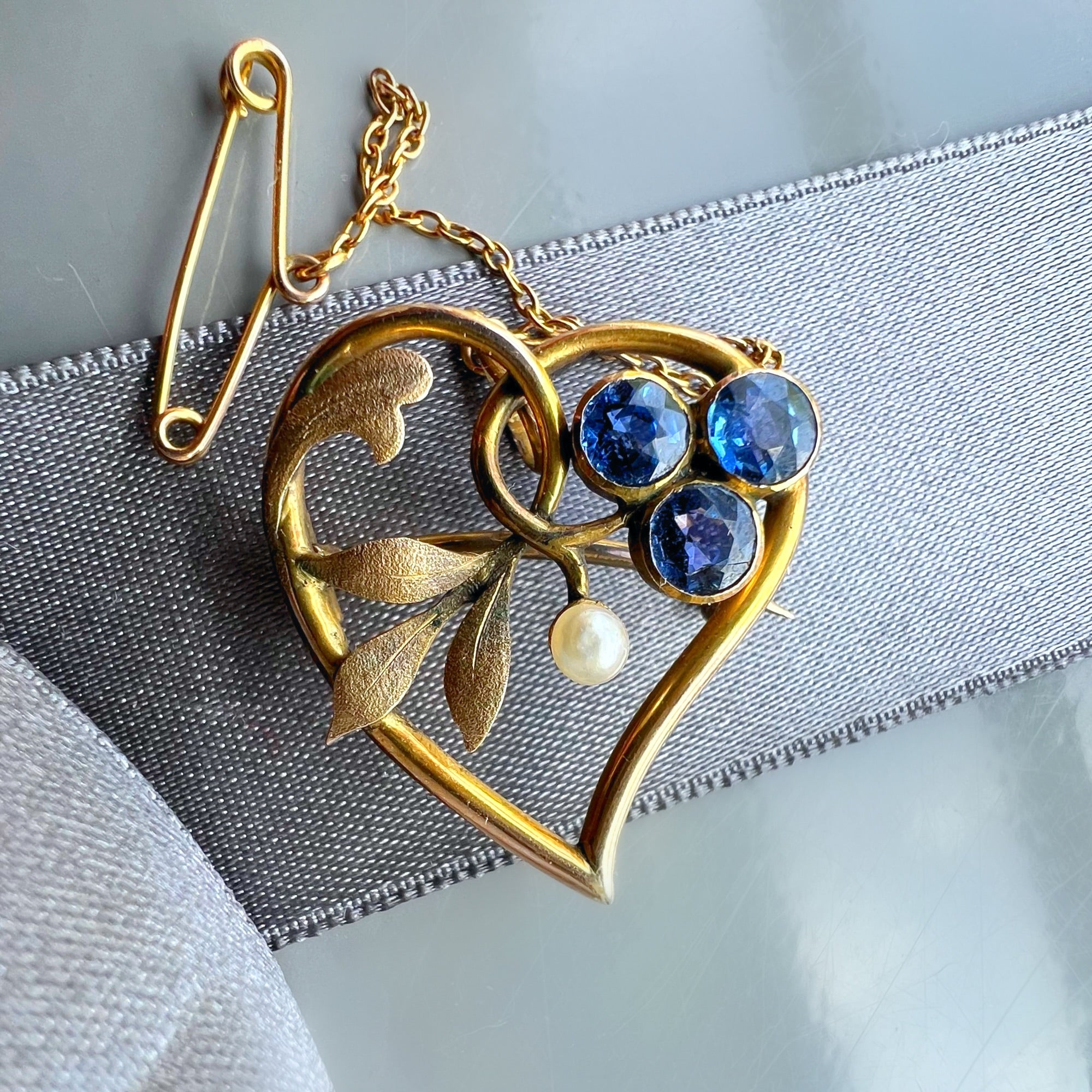 Antique Floral Heart Brooch / Pendant with Sapphires