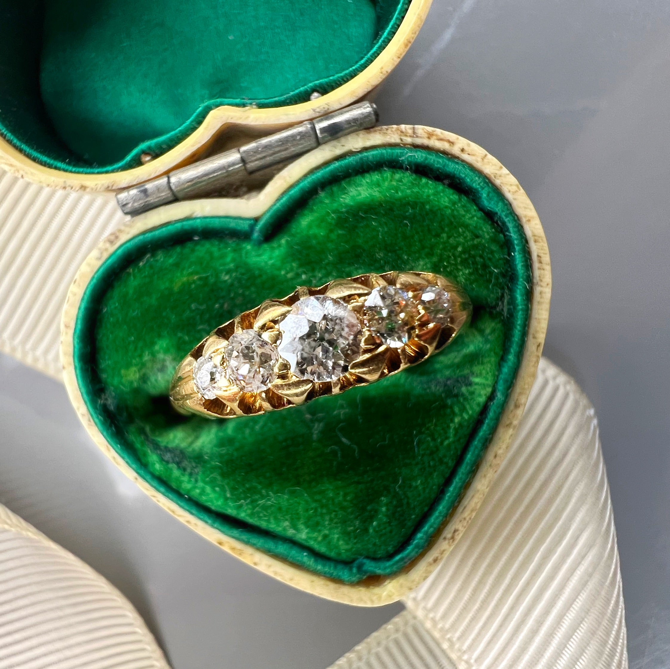 Antique Diamond 18ct Gold Carved 5 Stone Ring