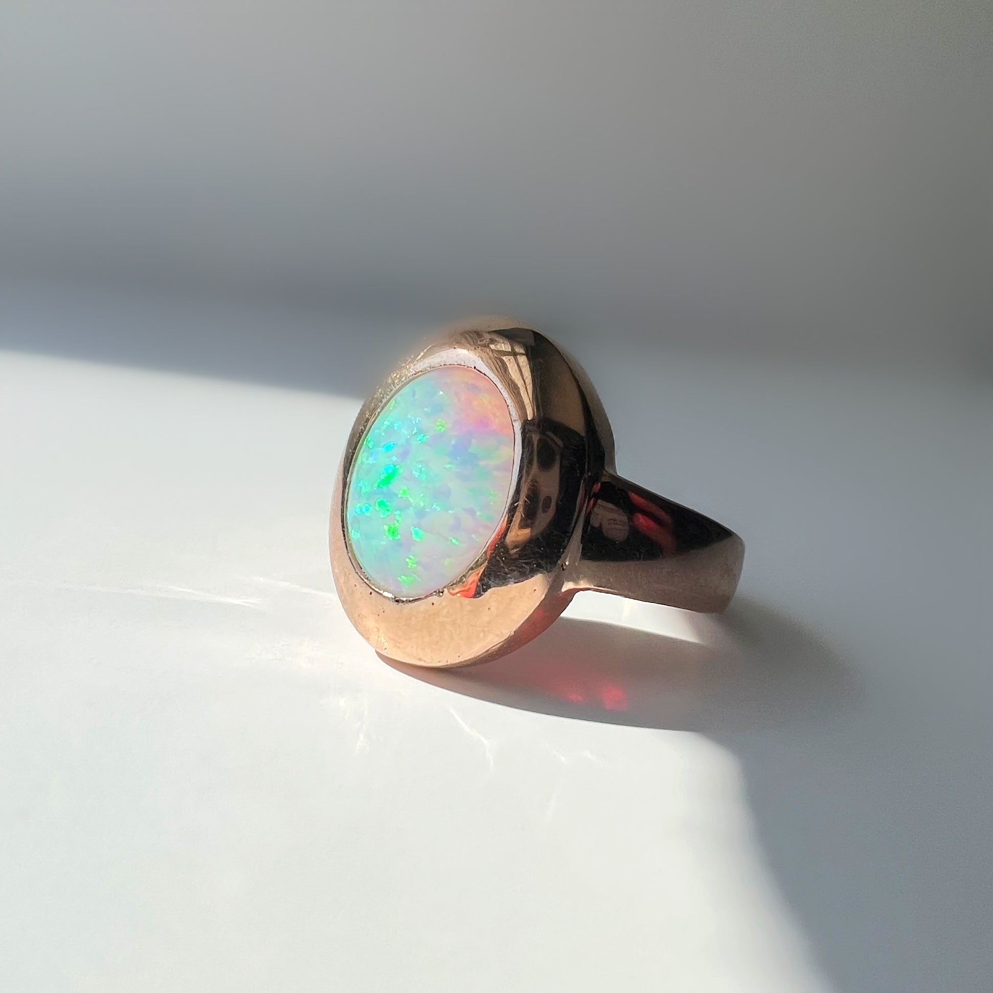 Vintage 14ct Gold Bezel Set Opal Ring