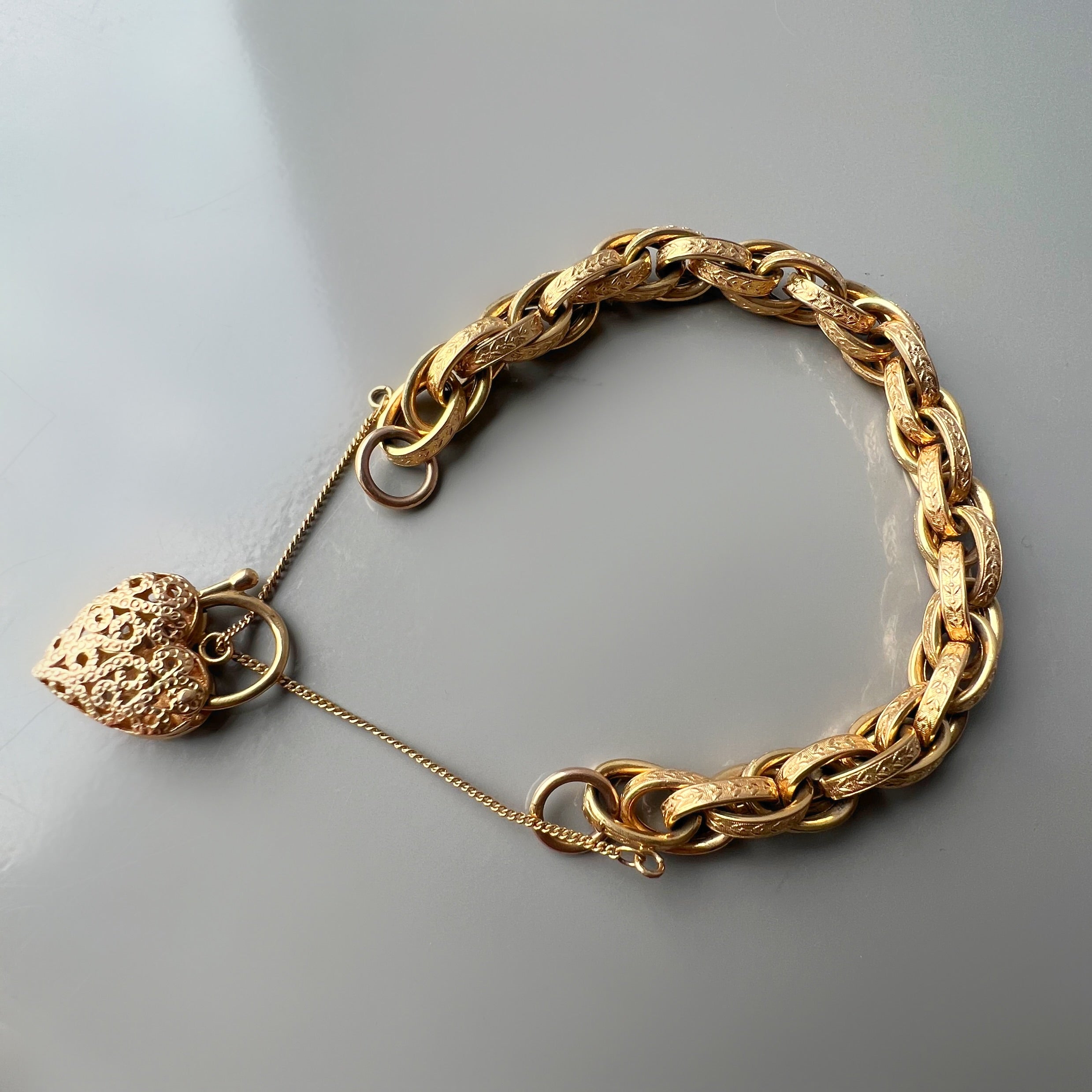 9ct Gold Ornate Bracelet