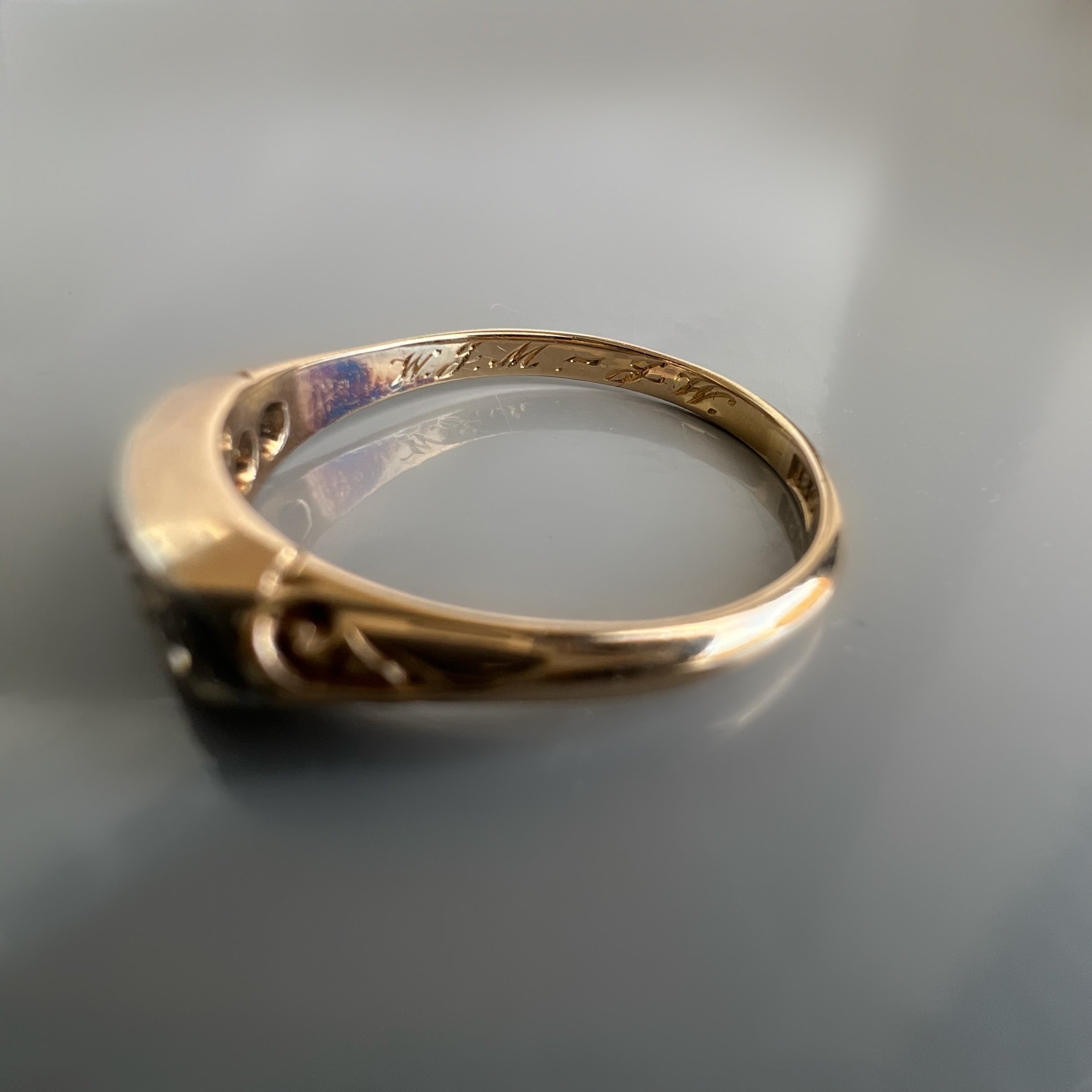 Antique 18ct Gold 5 Stone Diamond Boat Ring with Engraving