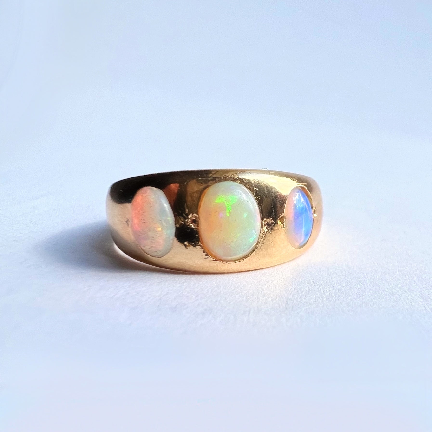 Antique 18ct Gold Ring with 3 Opals