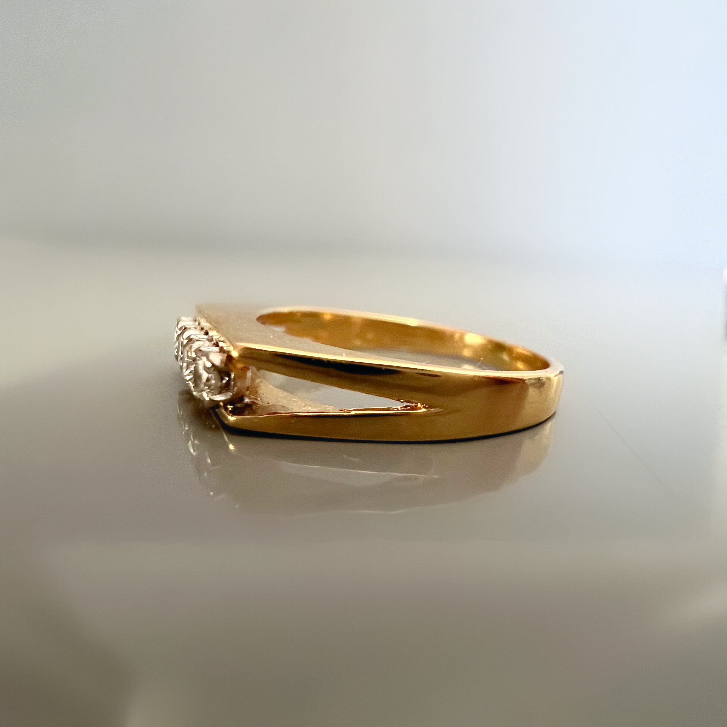Angular vintage diamond ring