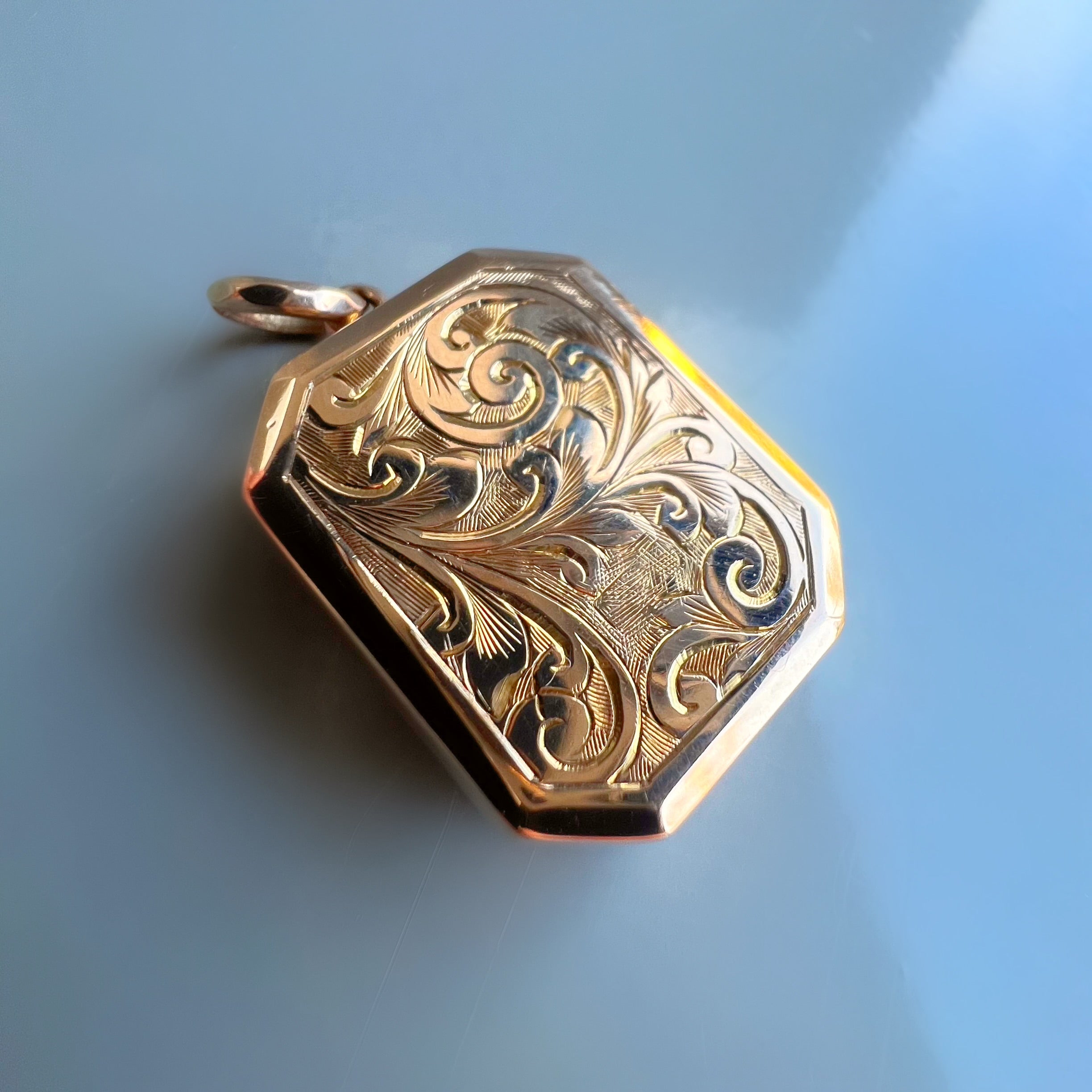 Vintage 9ct Gold Shield Shaped Locket