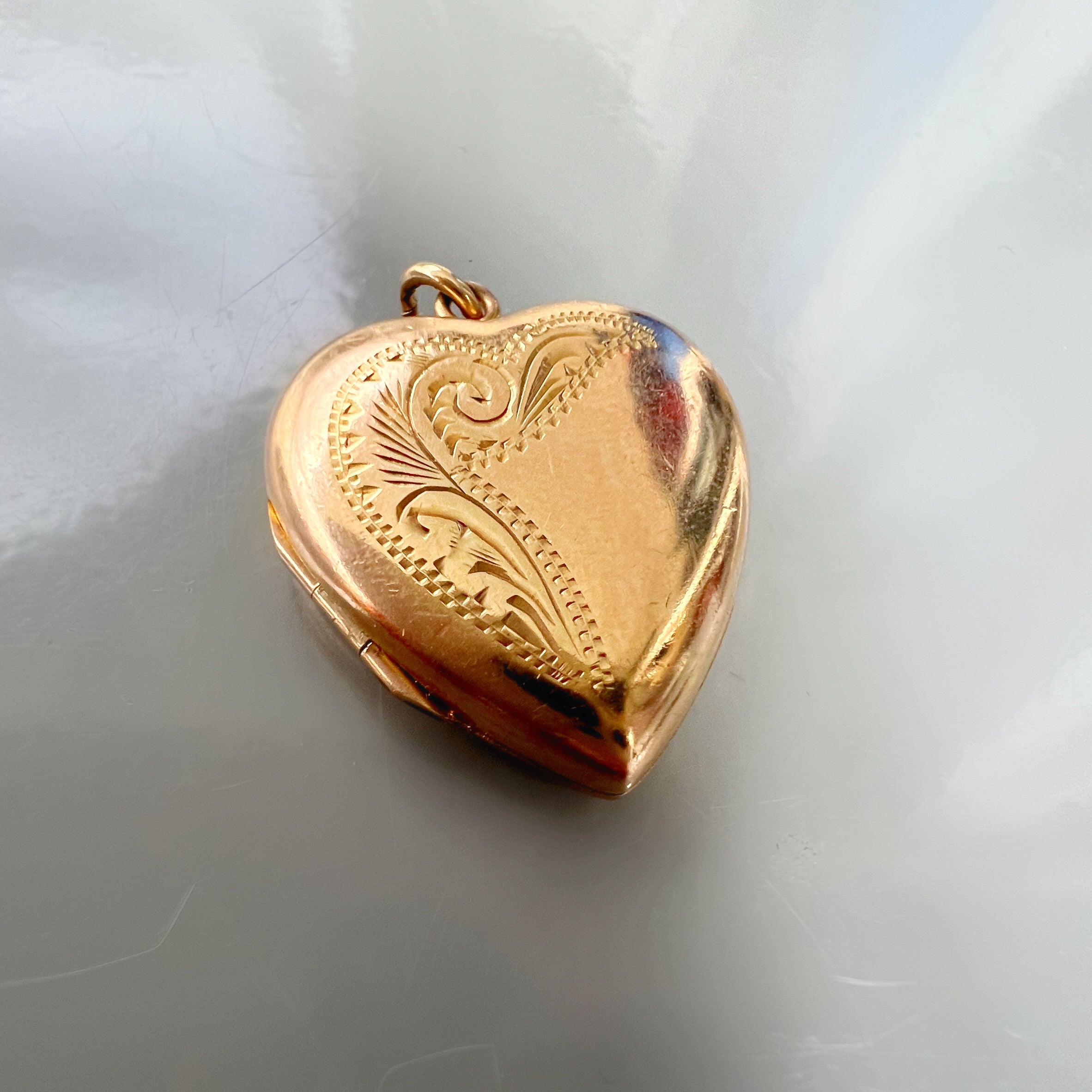 Large Vintage 9ct Gold Back and Front Heart Locket