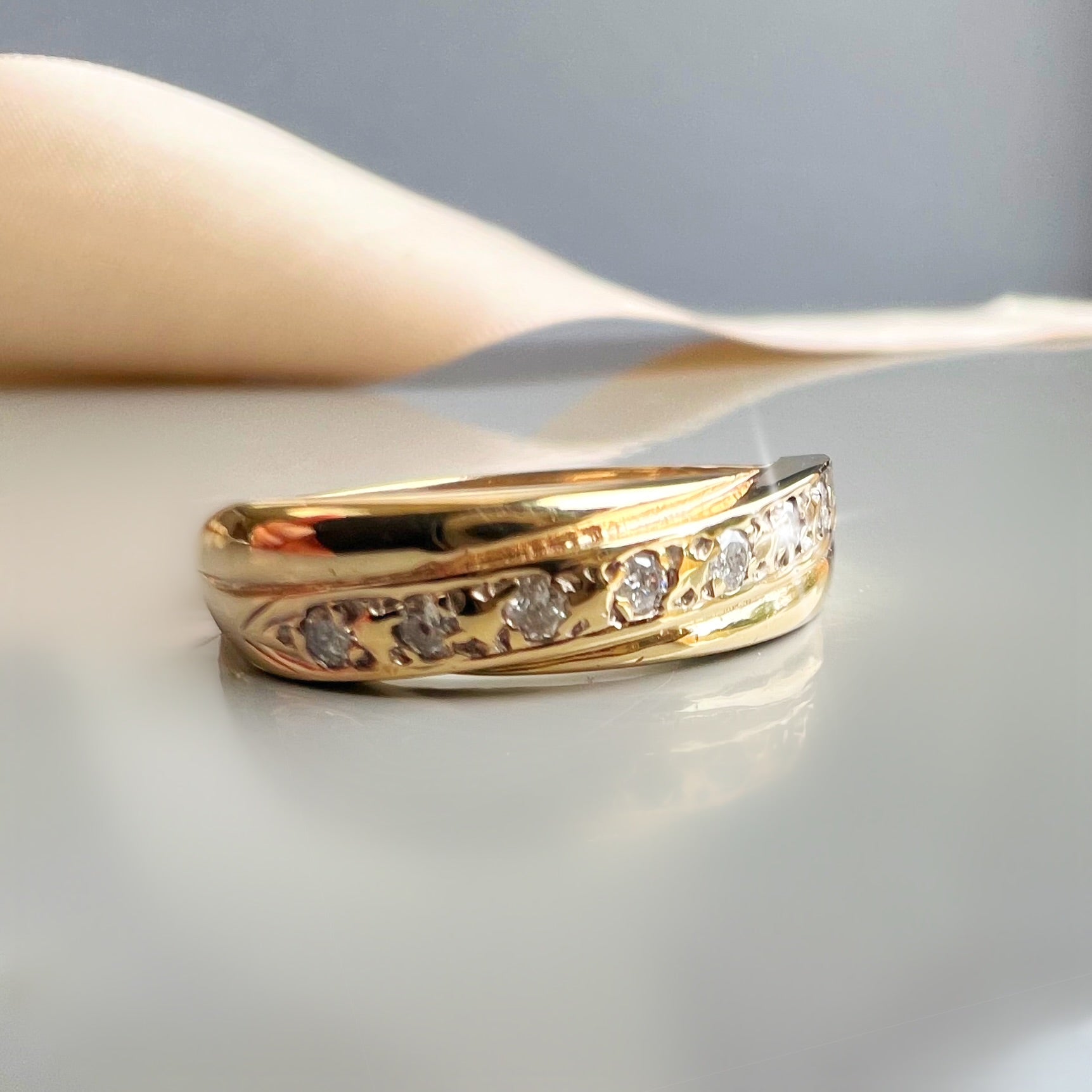 Vintage 9ct Gold Diamond Cross Over Band