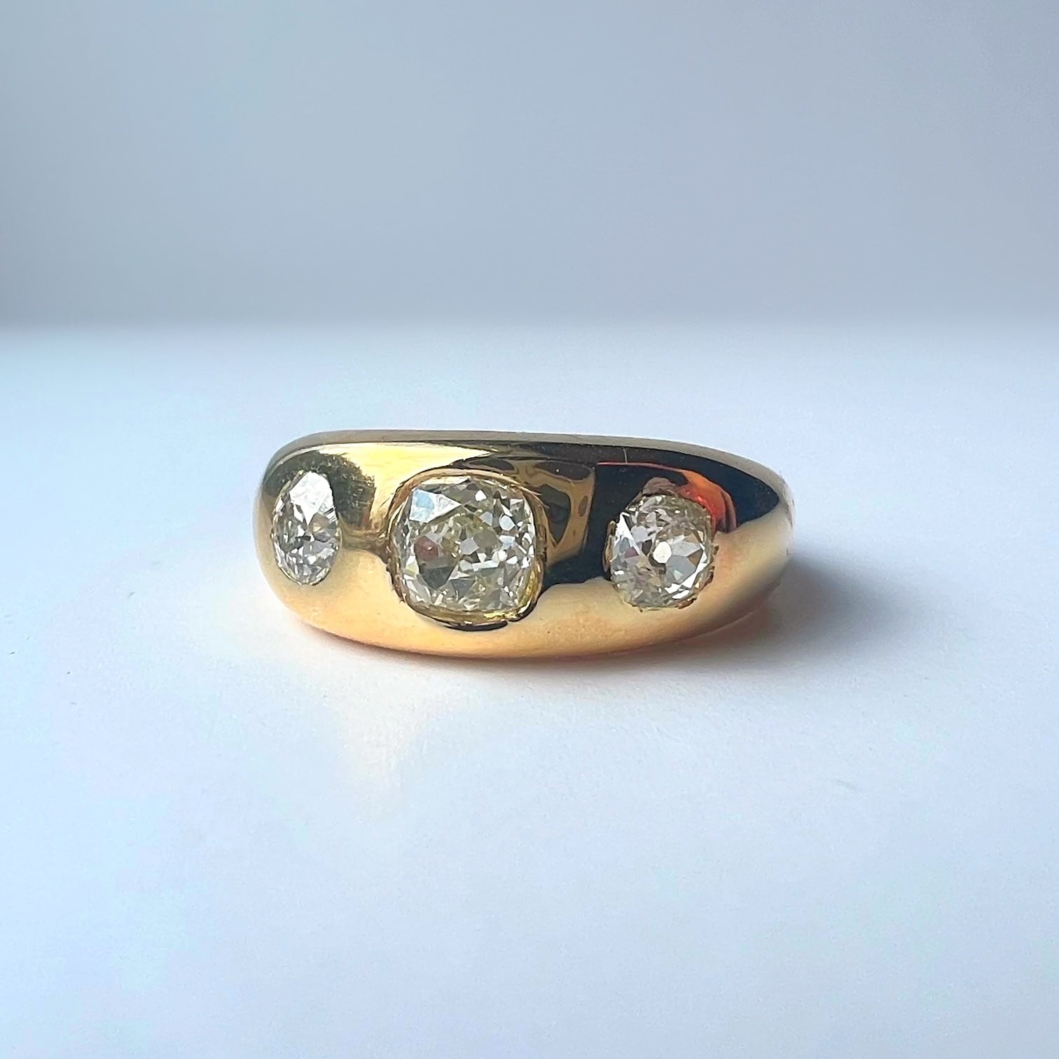 Antique 3 Stone Diamond and 18ct Yellow Gold Band