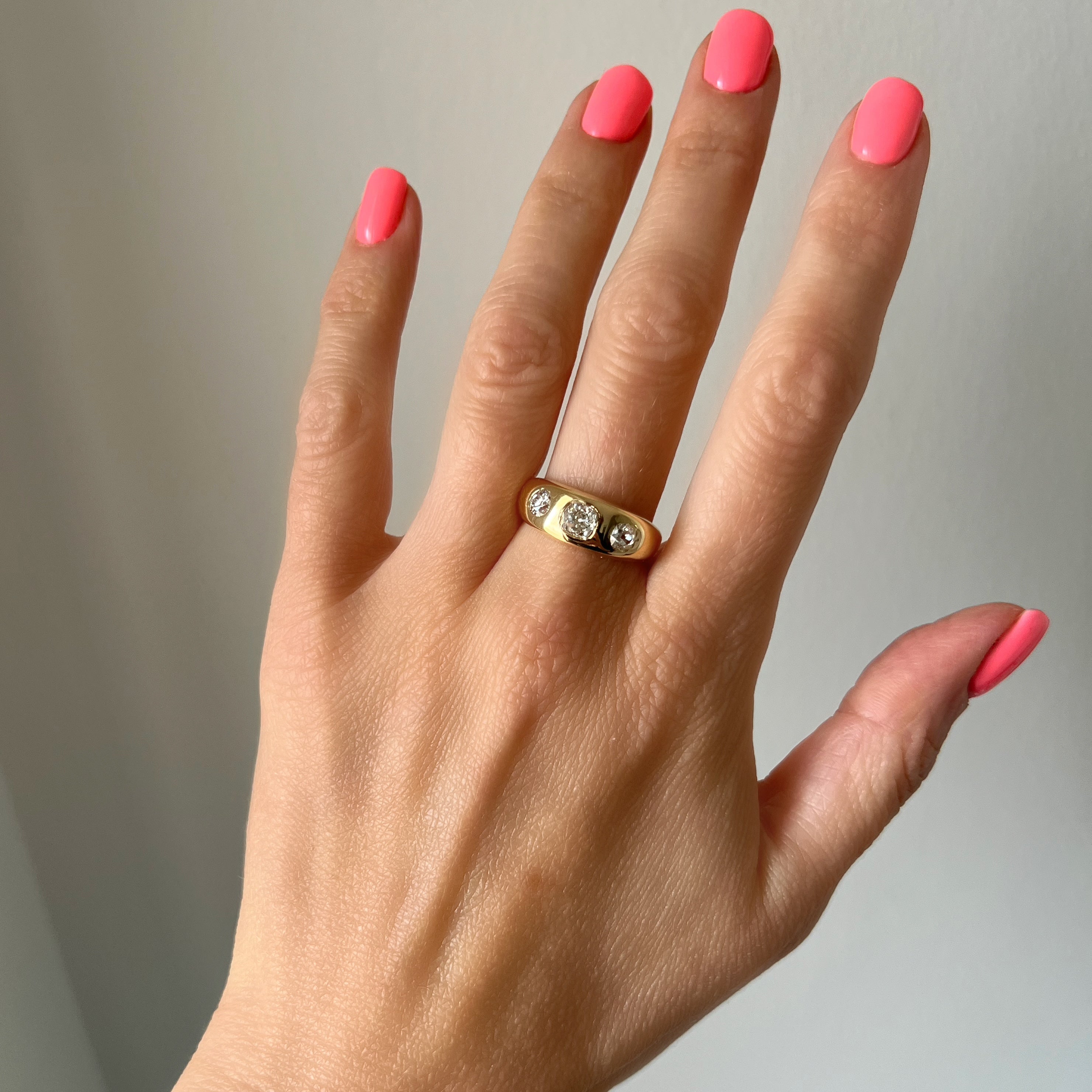 Antique 3 Stone Diamond and 18ct Yellow Gold Band
