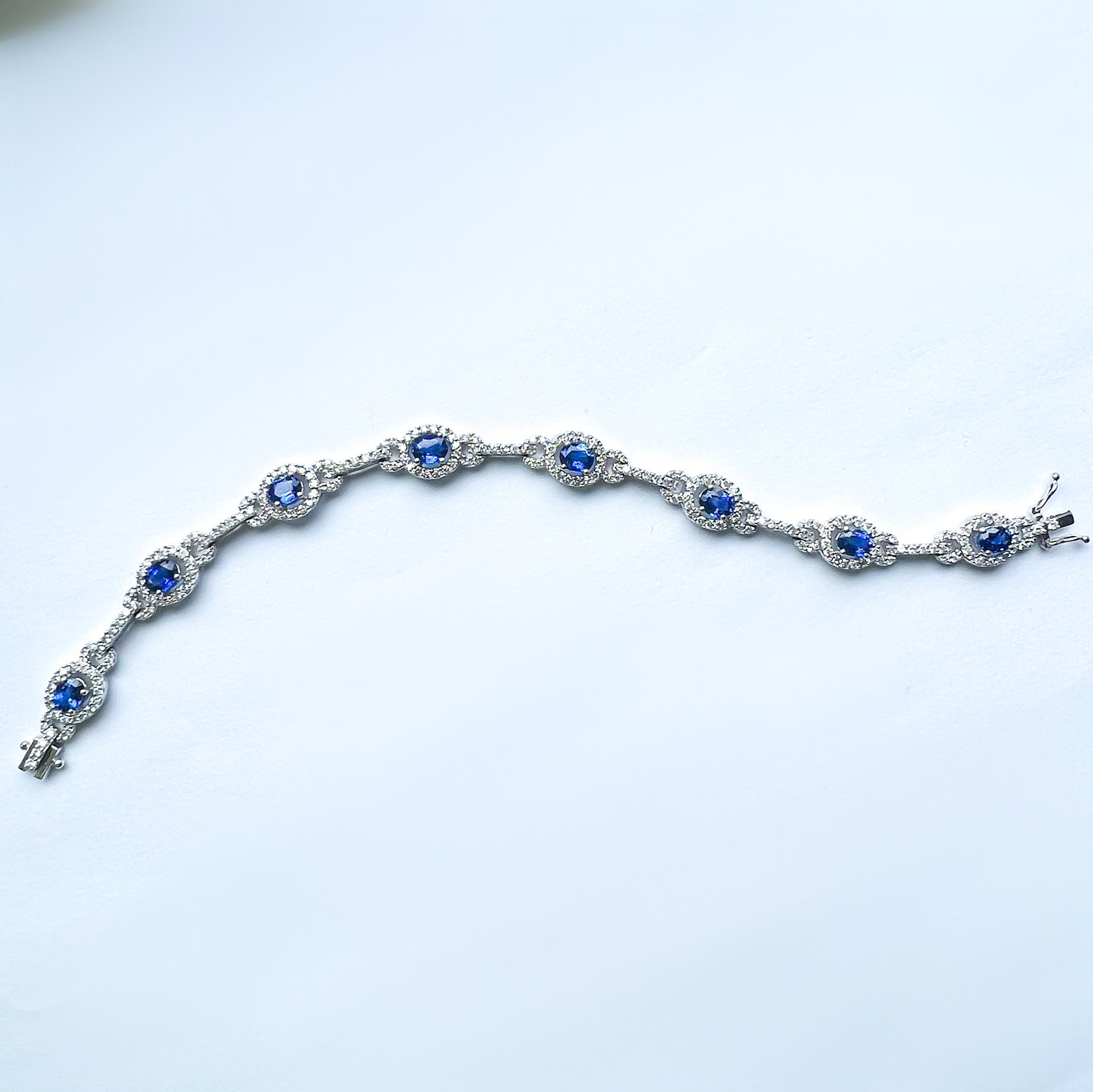 Stunning Unheated Ceylon Sapphire and Diamond Bracelet